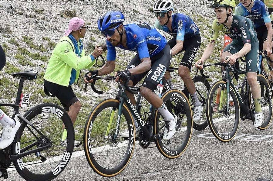 Giro de Italia 2024 etapa 15, se viene la montaña para los colombianos